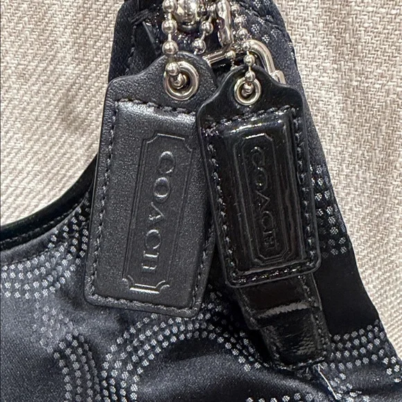 Coach Maggie Signature Optic canvas Link Chain Black/Gray Handbag Shoulder Bag - Picture 2 of 12